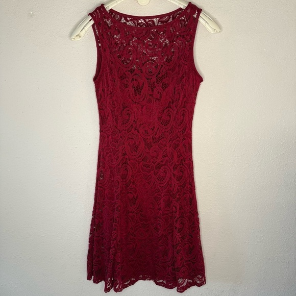Liz Claiborne Dresses & Skirts - Liz Claiborne Lace Dress Deep Red Lined Sleeveless Fit & Flare Women’s Size 4